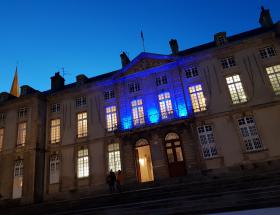 Bayeux aux couleurs de l'UNICEF en novembre 2019