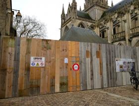 Travaux près de la cathédrale de Bayeux
