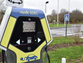 Borne mobi SDEC pour véhicules électriques à Bayeux