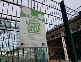 Espace sans tabac devant l'école Letot La Poterie à Bayeux
