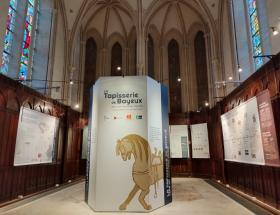 Exposition dans la Chapelle de la Tapisserie de Bayeux