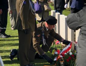 Cérémonie hommage au dragon Skuliniec à Bayeux