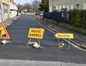 Panneau de travaux et déviation à Bayeux