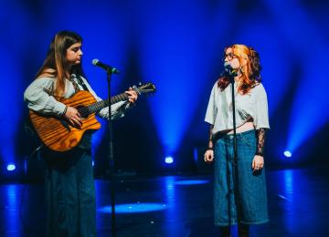 Le duo folk The Headers remporte la 4e édition d'incroyable talent à Bayeux Le duo folk The Headers remporte la 4e édition d'incroyable talent à Bayeux