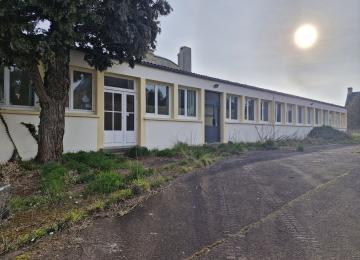 Vue du bâtiment situé au 1 rue des Cordeliers à Bayeux Ancienne école The School Bayeux