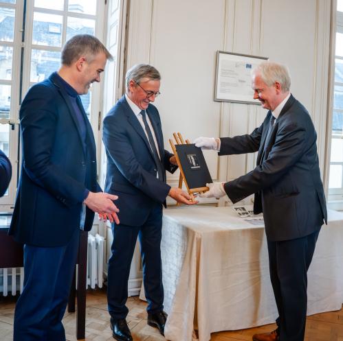 Restitution de fragments de la Tapisserie de Bayeux en janvier 2026