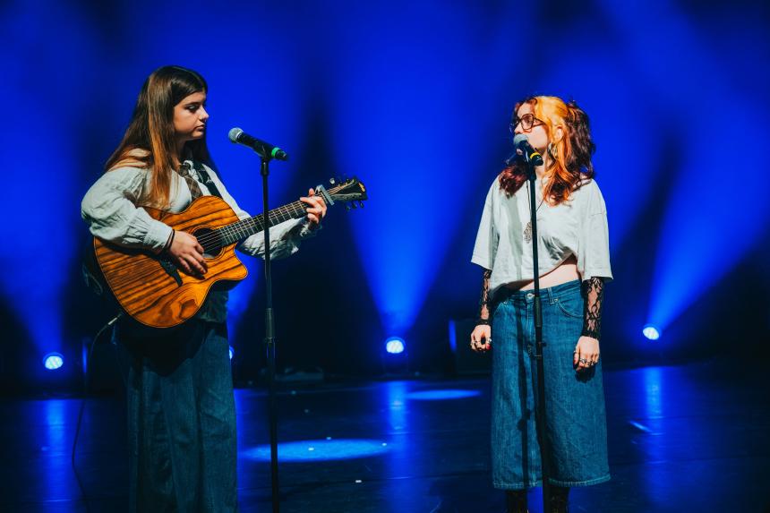 Le duo folk The Headers remporte la 4e édition d'incroyable talent à Bayeux