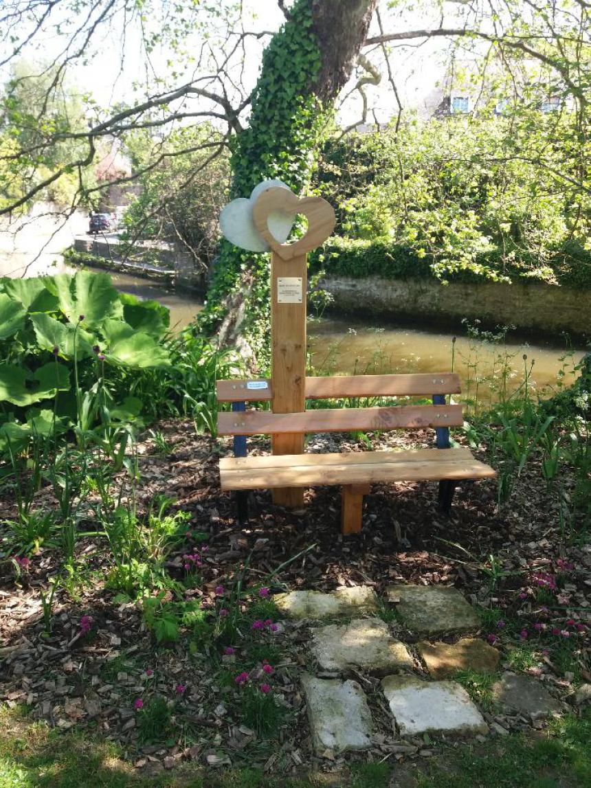 Banc du souvenir en reconnaissance aux donneurs d'organes et de tissus à Bayeux