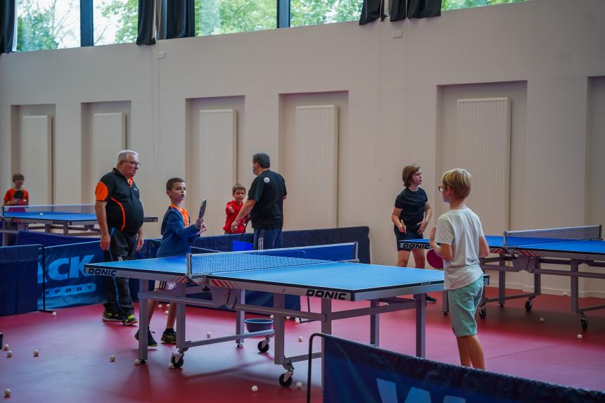 Tennis de table au complexe sportif Eindhoven à Bayeux