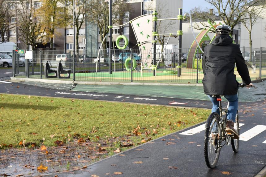 Les jeunes de l'IME L'Espoir sur le complexe de loisirs à Bayeux