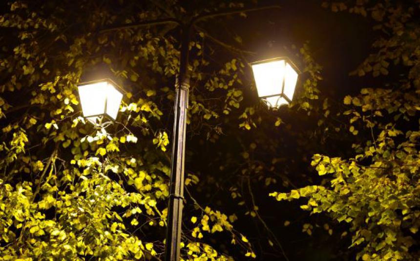Éclairage public nocturne à Bayeux