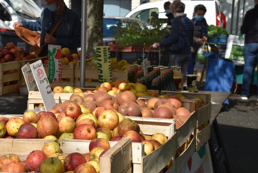 Marché hebdomadaire à Bayeux