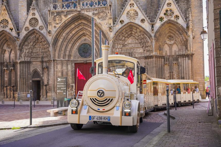 Petit train touristique de Bayeux