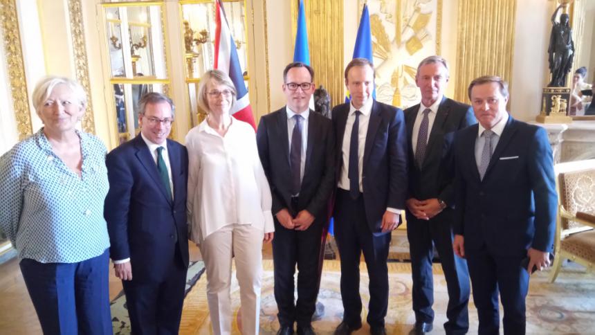 Signature de l'arrangement administratif entre la France et le Royaume-Uni