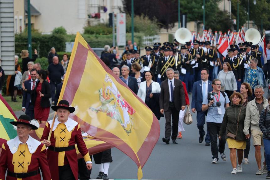 Fêtes franco-hollandaises à Bayeux © Florian Rochereuil Fêtes franco-hollandaises à Bayeux © Florian Rochereuil