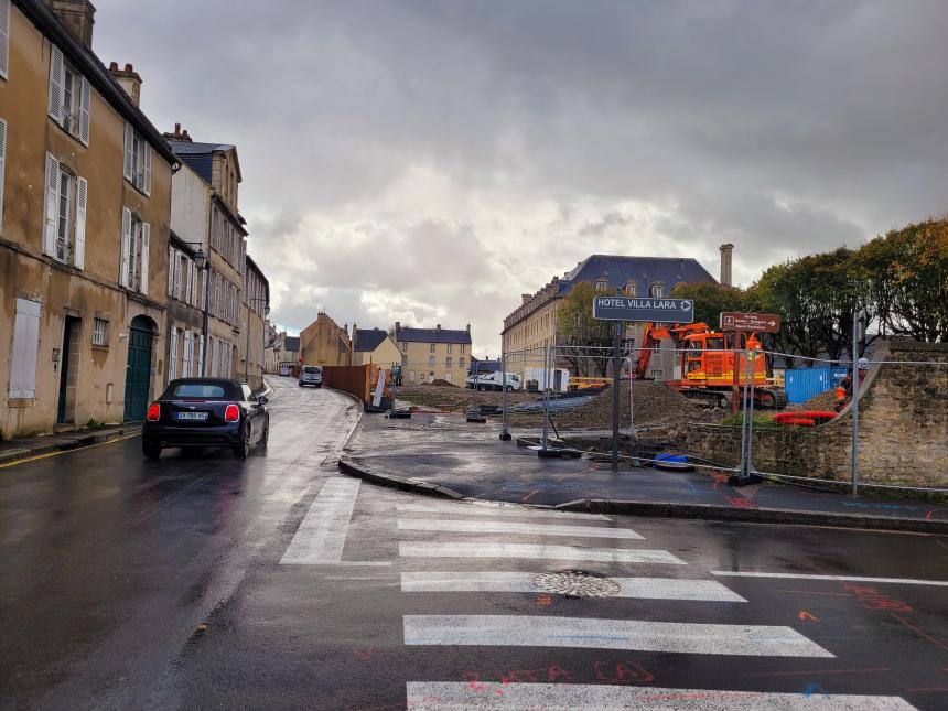Vue de la rue aux Coqs - Bayeux Bayeux, rue aux Coqs en sens unique