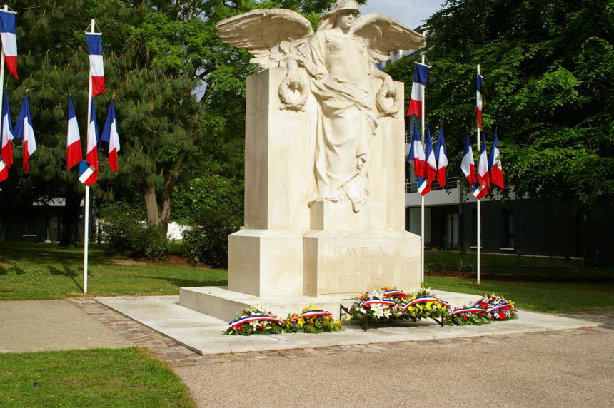 Monument aux Morts à Bayeux Monument aux Morts à Bayeux