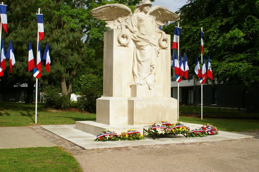 Monument aux morts avenue de la Vallée des Prés à Bayeux